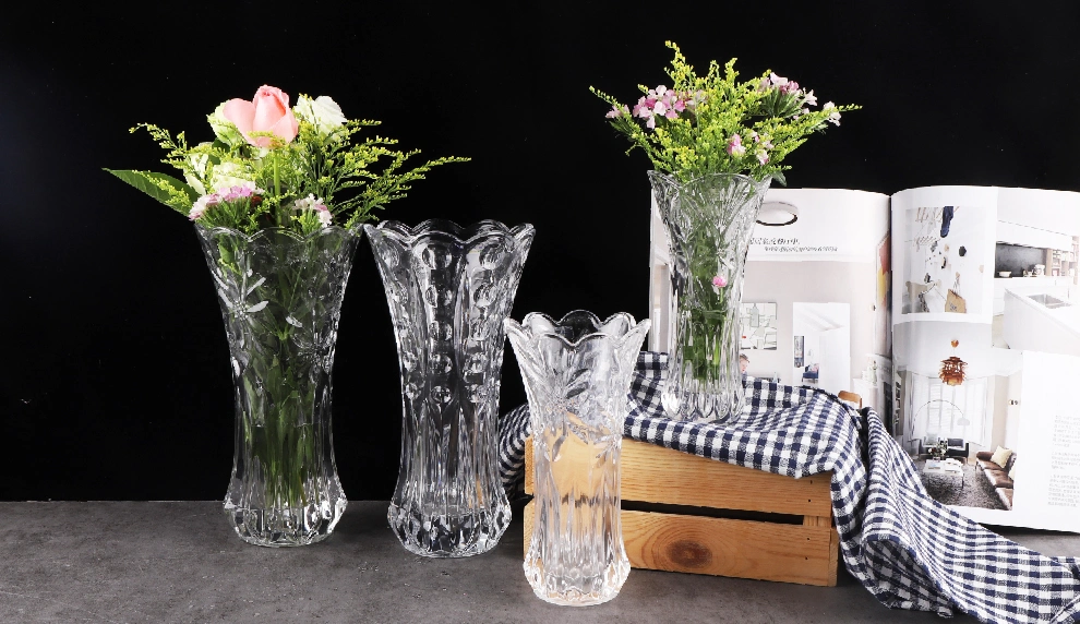 Wholesale Handmade Blown Customized Spraying Colored Cylinder Glass Flower Vase Home Decor for Daily Use